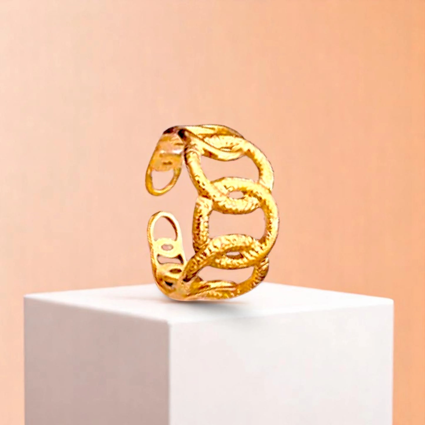 Criss Cross Circles Ring