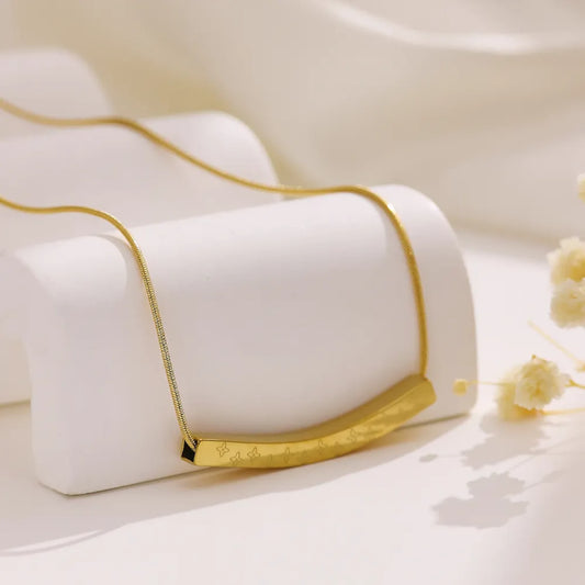 Curved Bar Pendant Necklace