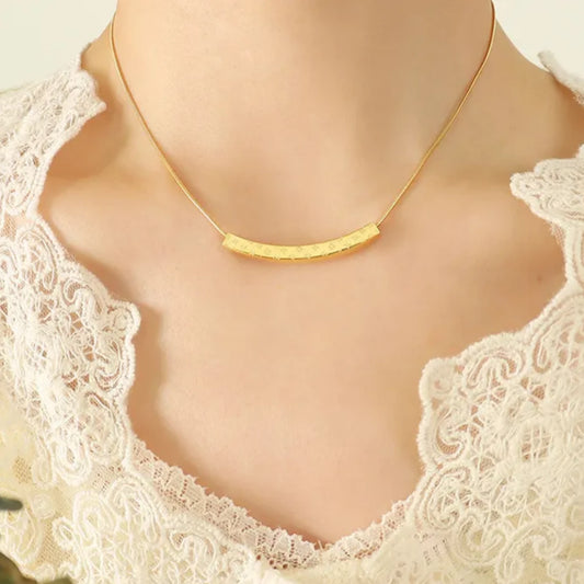 Curved Bar Pendant Necklace