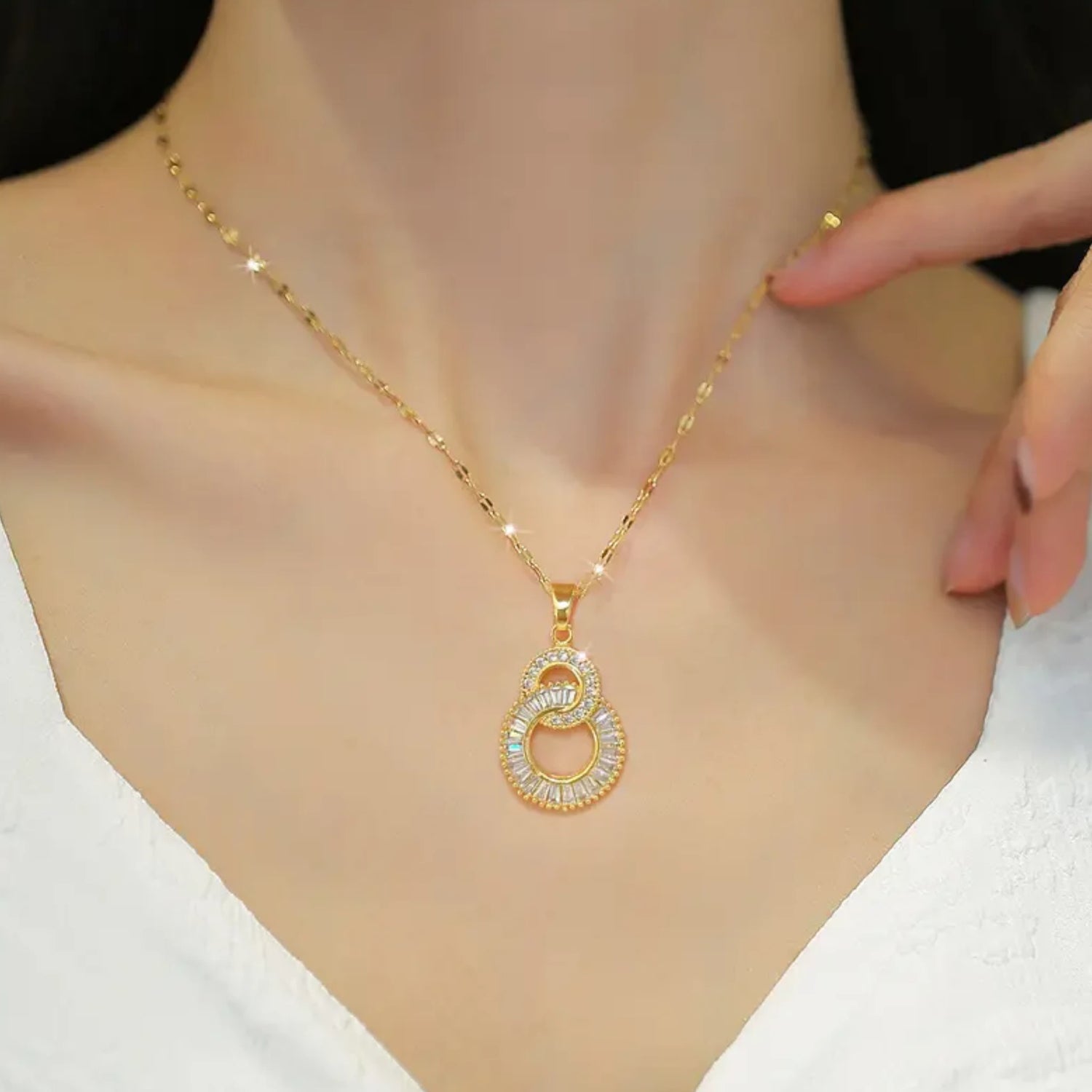 Double Circle 8 Pendant Necklace
