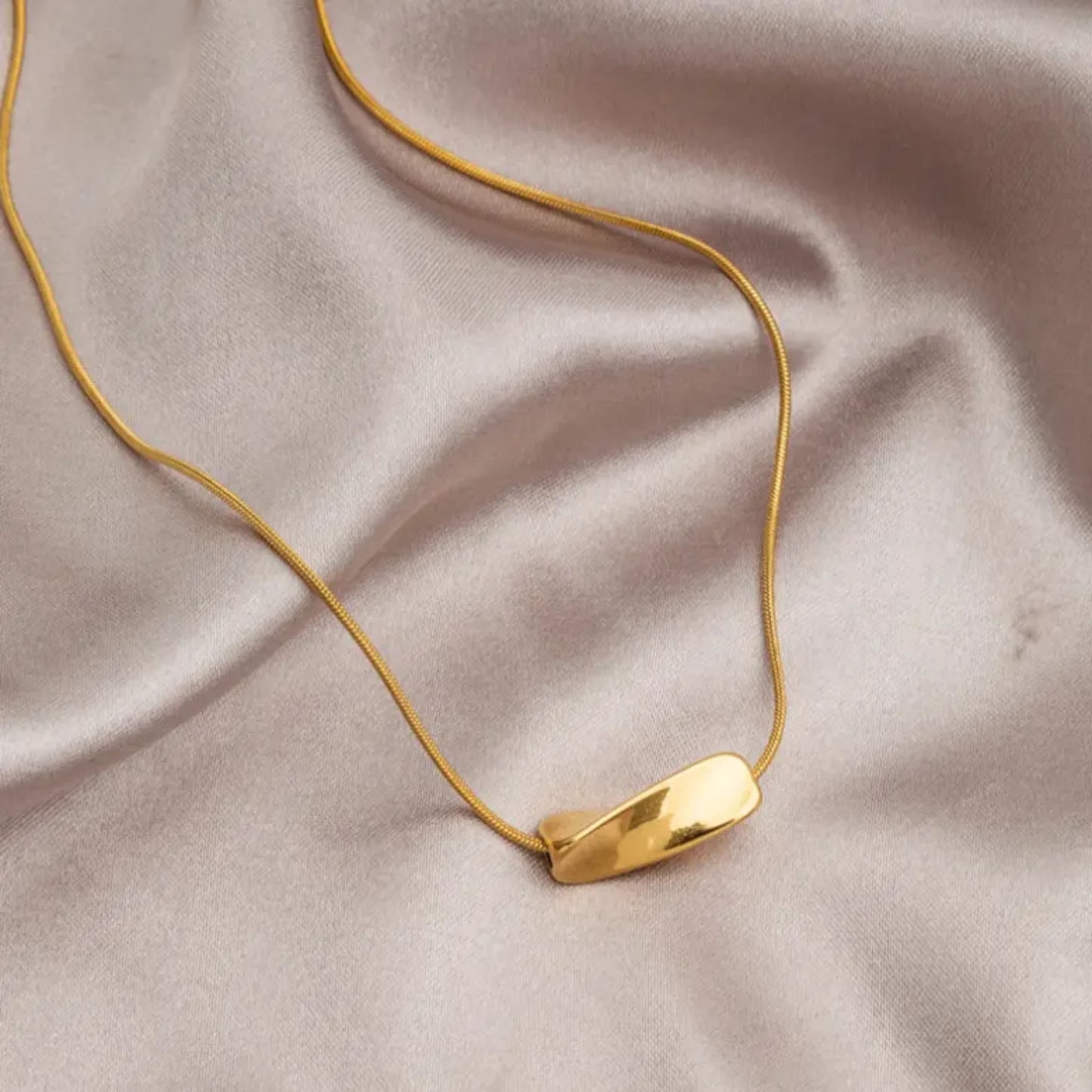 Twisted Bar Pendant Necklace