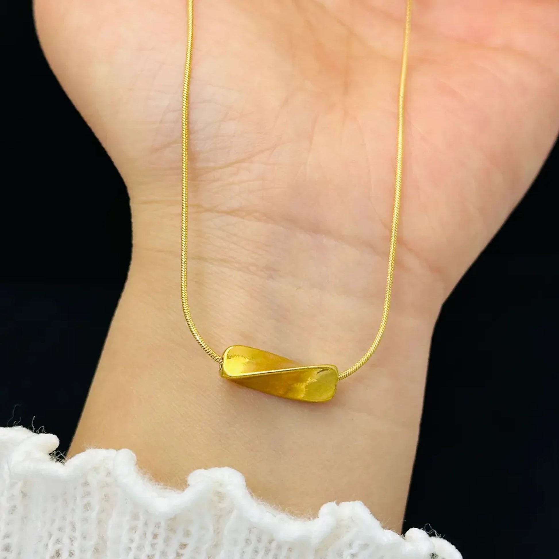 Twisted Bar Pendant Necklace