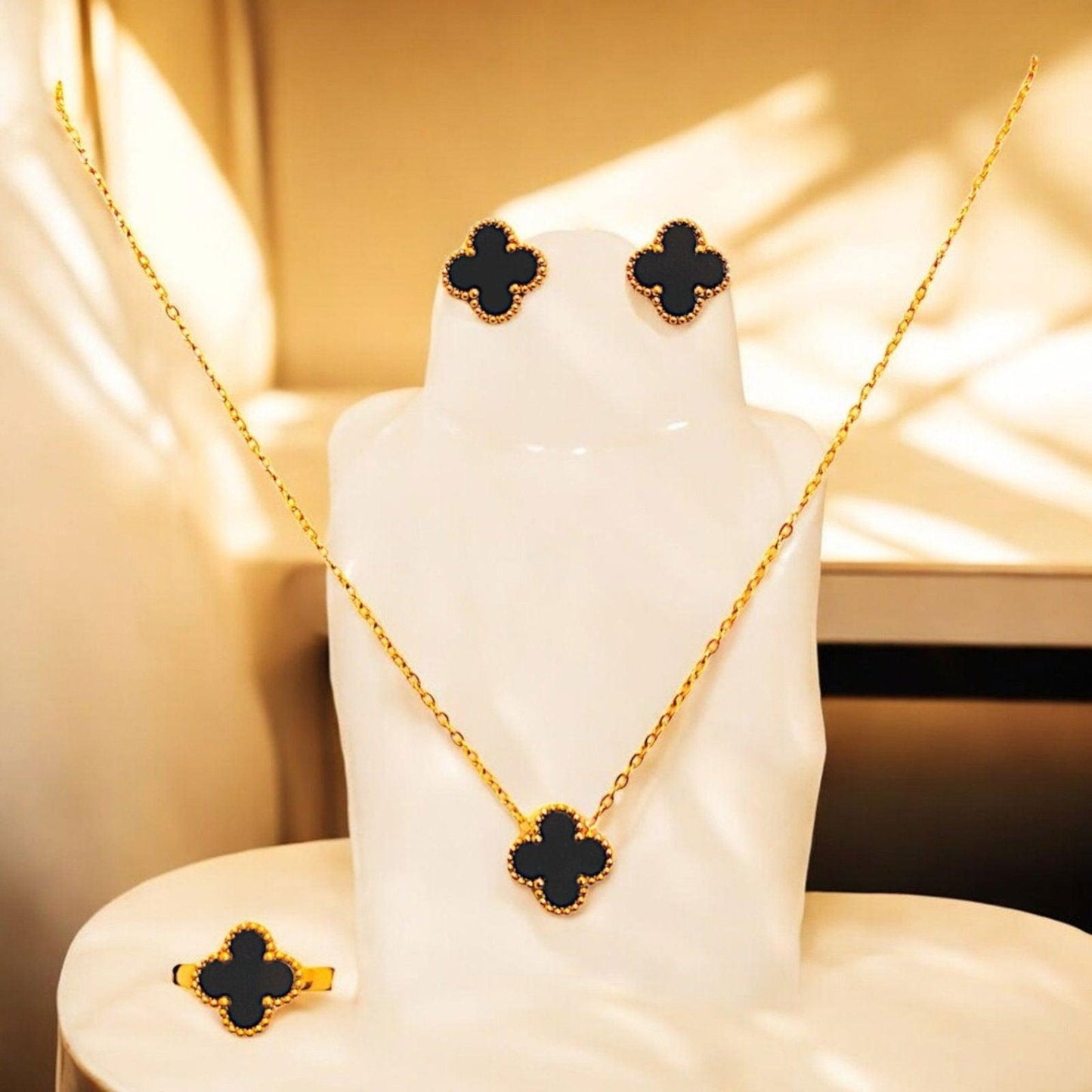 Black Clover Jewelry Set