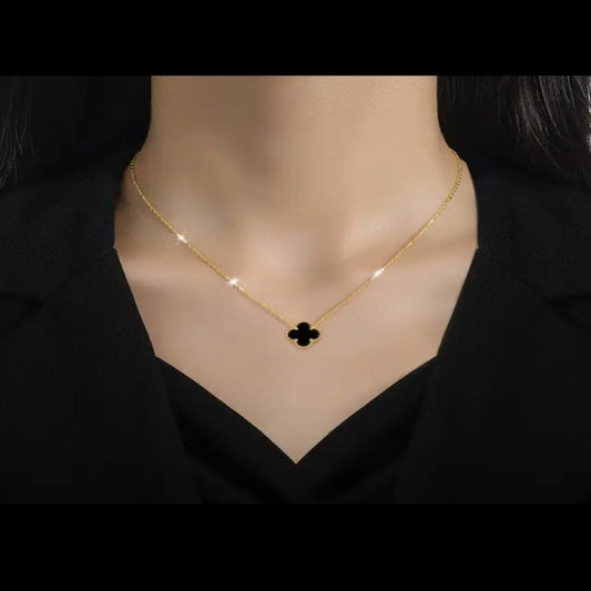 Black Clover Jewelry Set