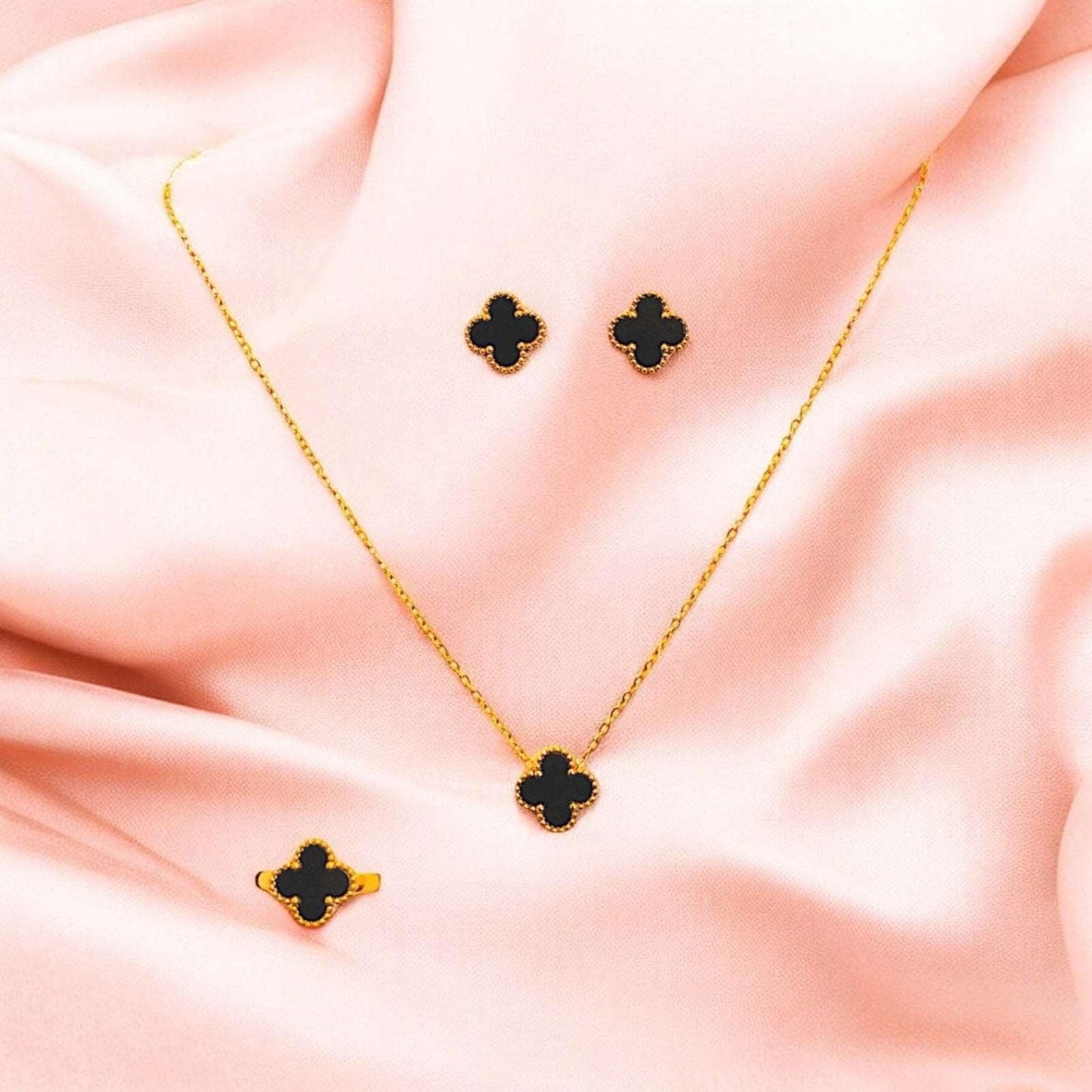 Black Clover Jewelry Set