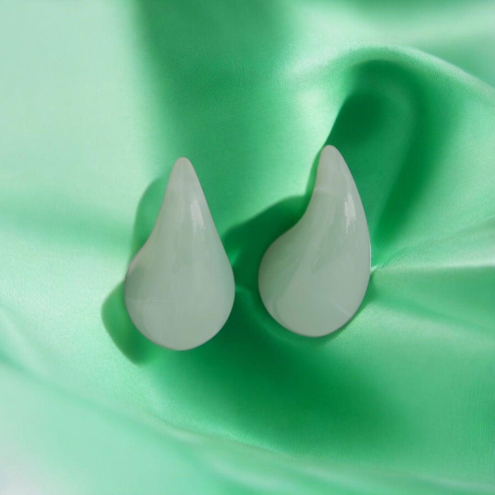 Pack of 5 Teardrop Resin Stud Earrings
