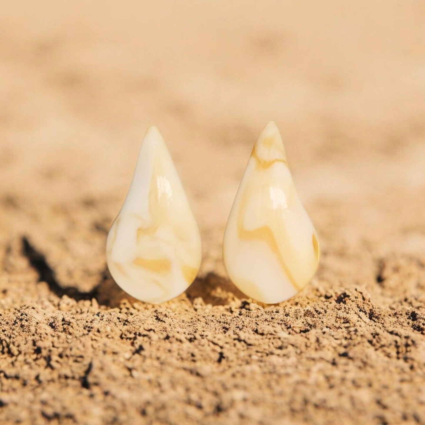 Pack of 5 Teardrop Resin Stud Earrings