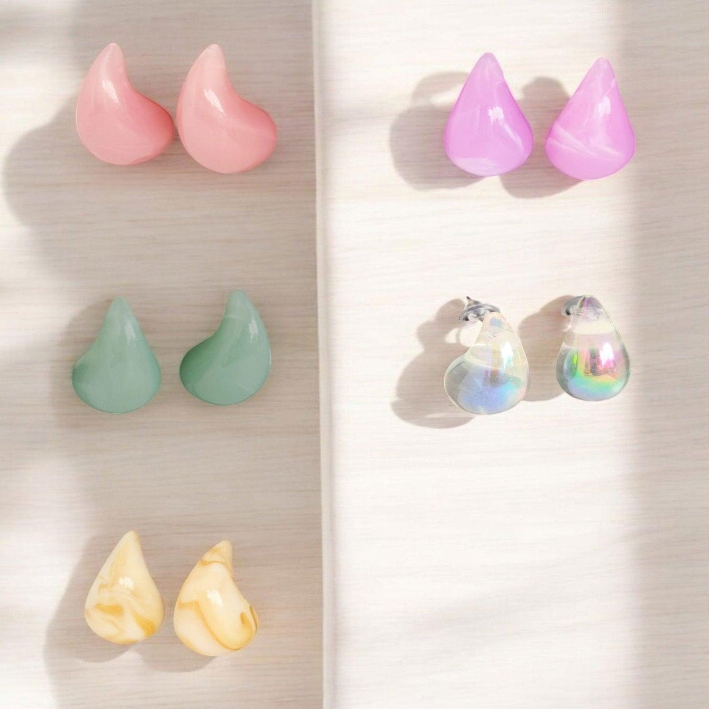 Pack of 5 Teardrop Resin Stud Earrings