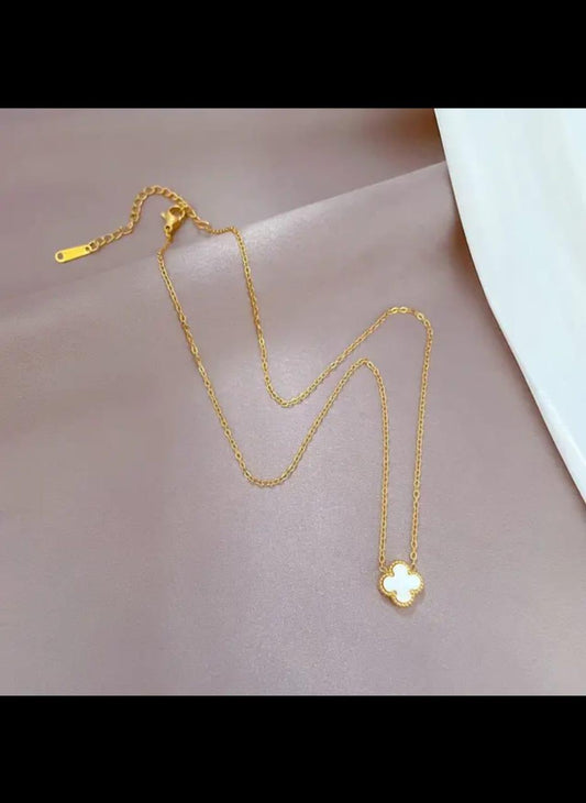 White Clover Jewelry Set