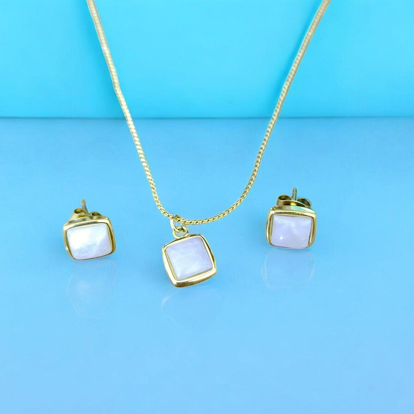 White Pearl Jewelry Set