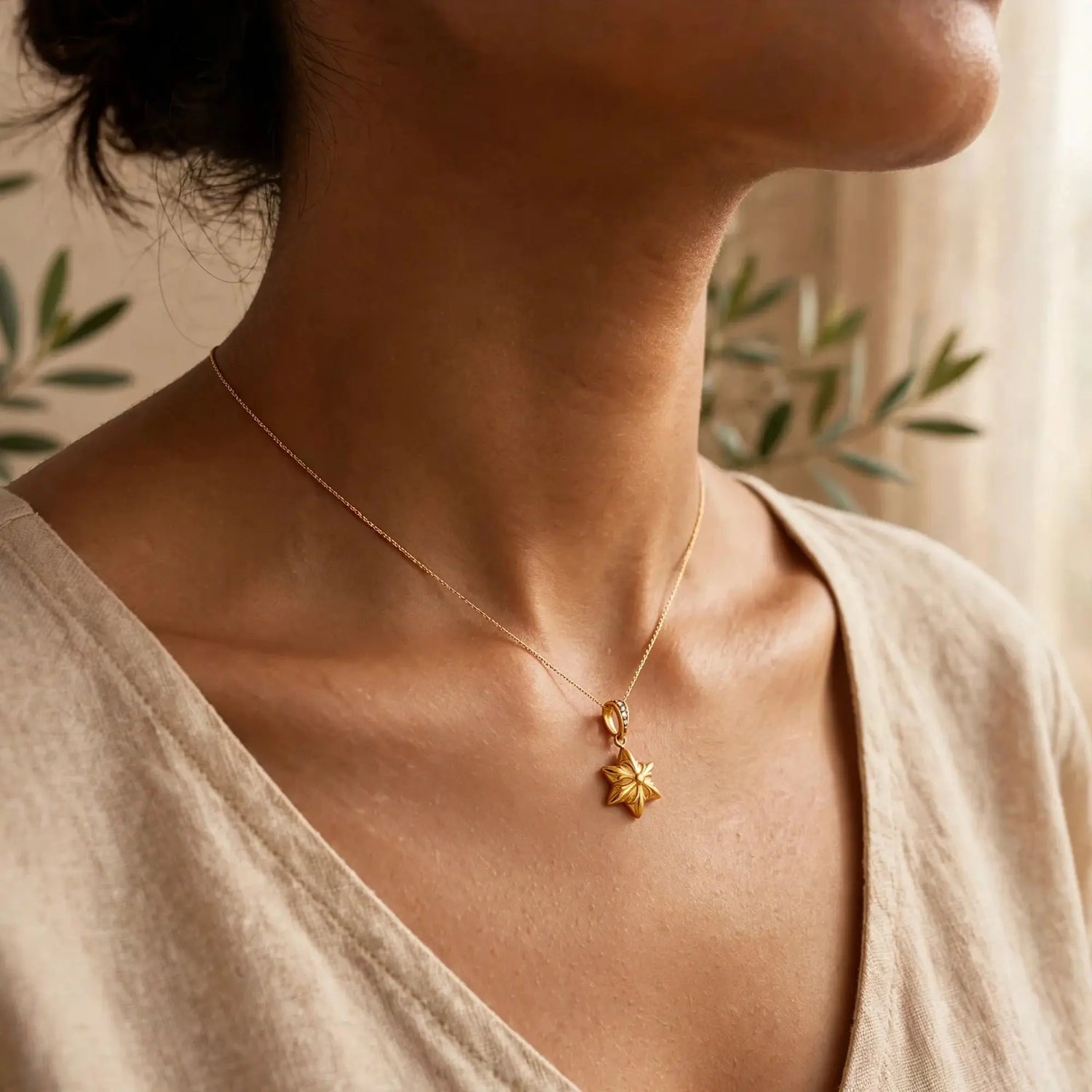 Sol Bloom | Golden Floral Star Pendant Necklace