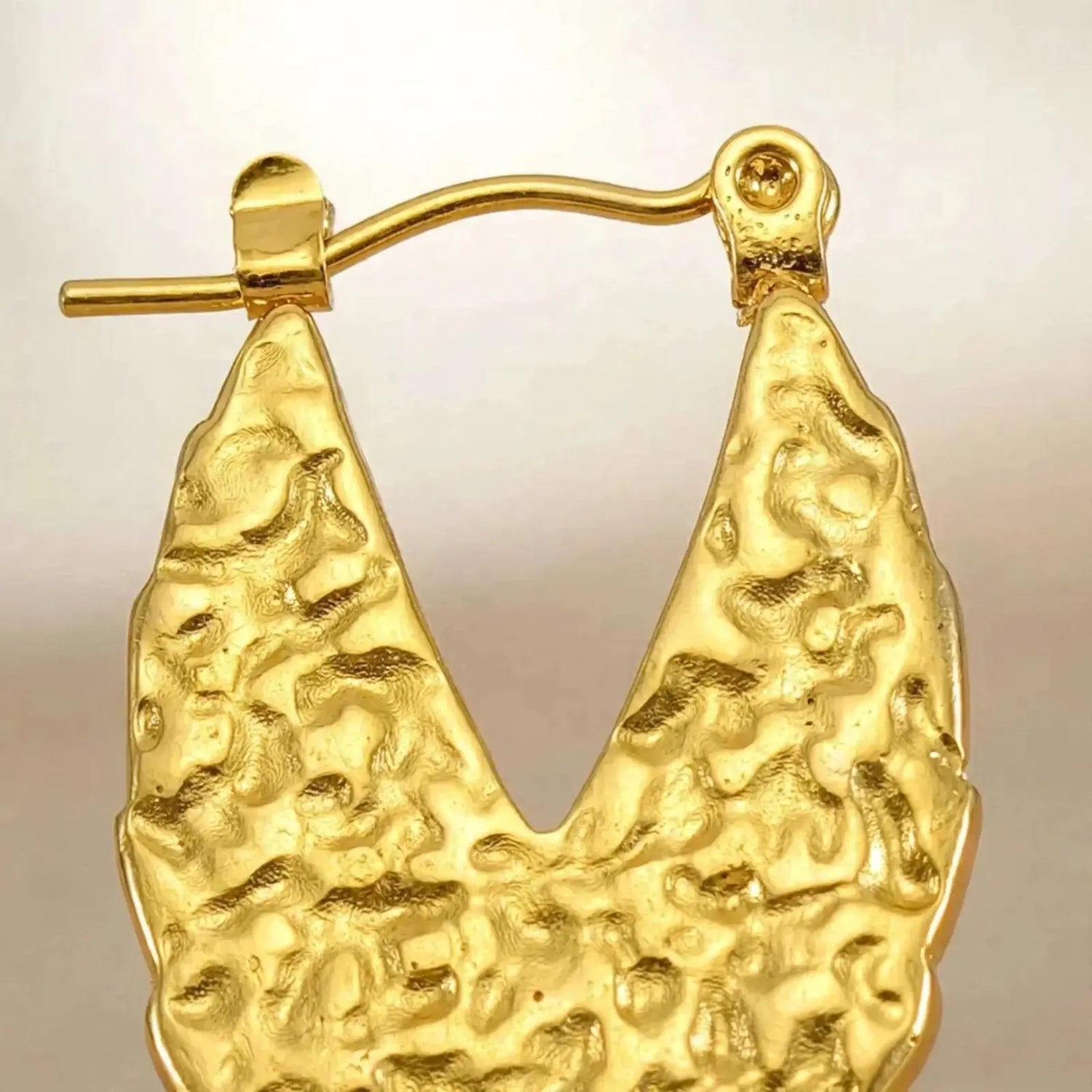 Frost Flow | Wave-Patterned Gold Hoop Earrings