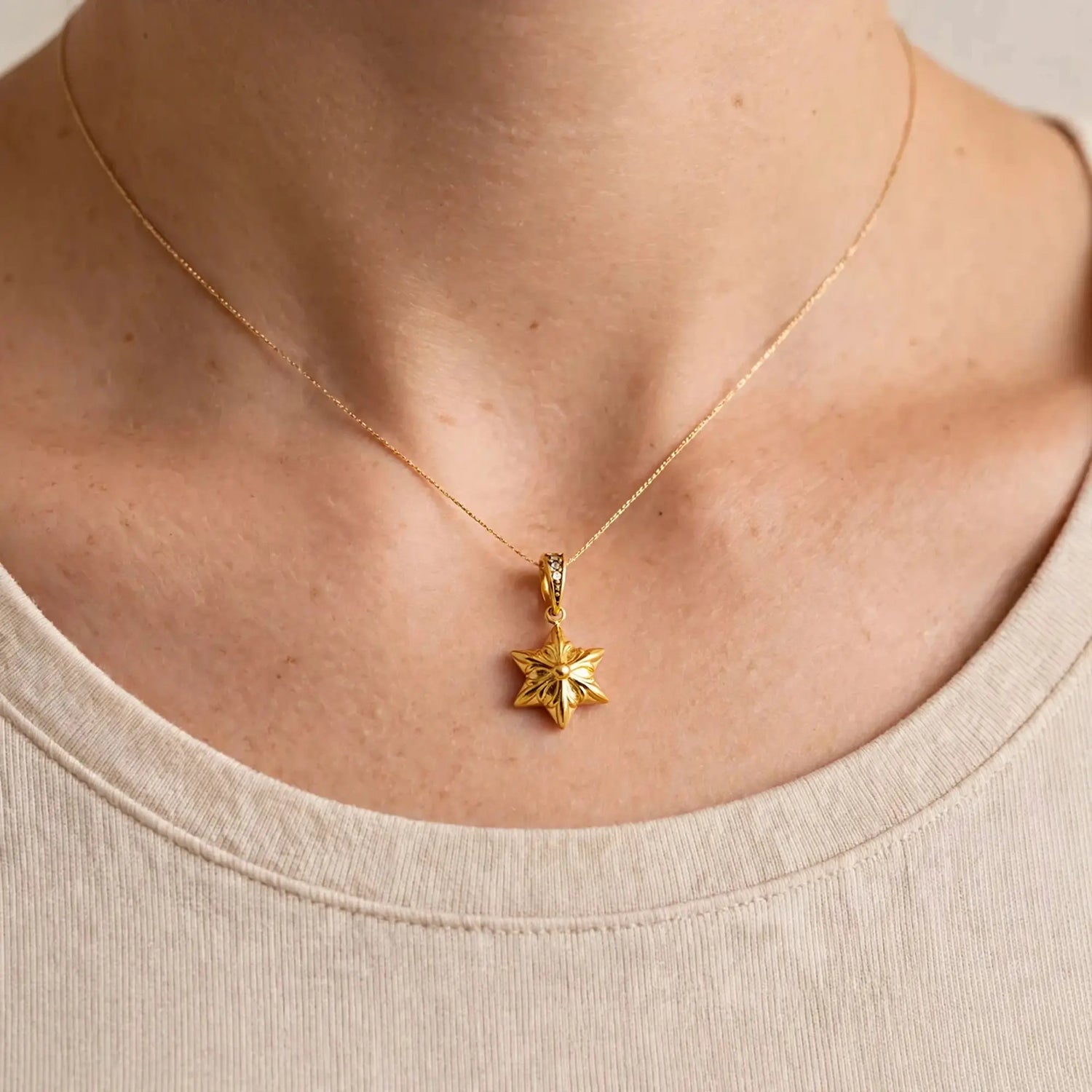 Sol Bloom | Golden Floral Star Pendant Necklace