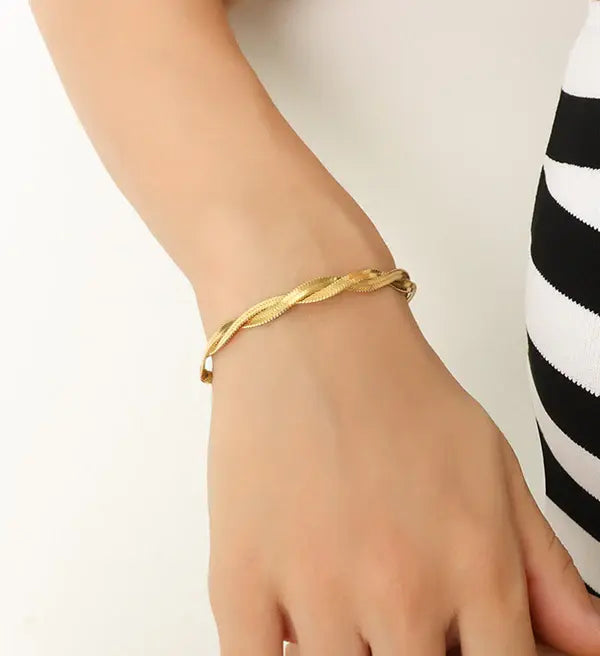 Twisted Gold Chain Loose Bracelet