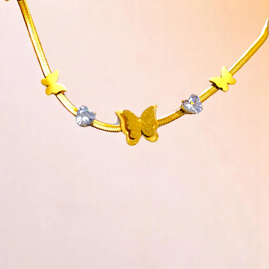 Bracelet zoom-in shot displayed on a light-toned background.