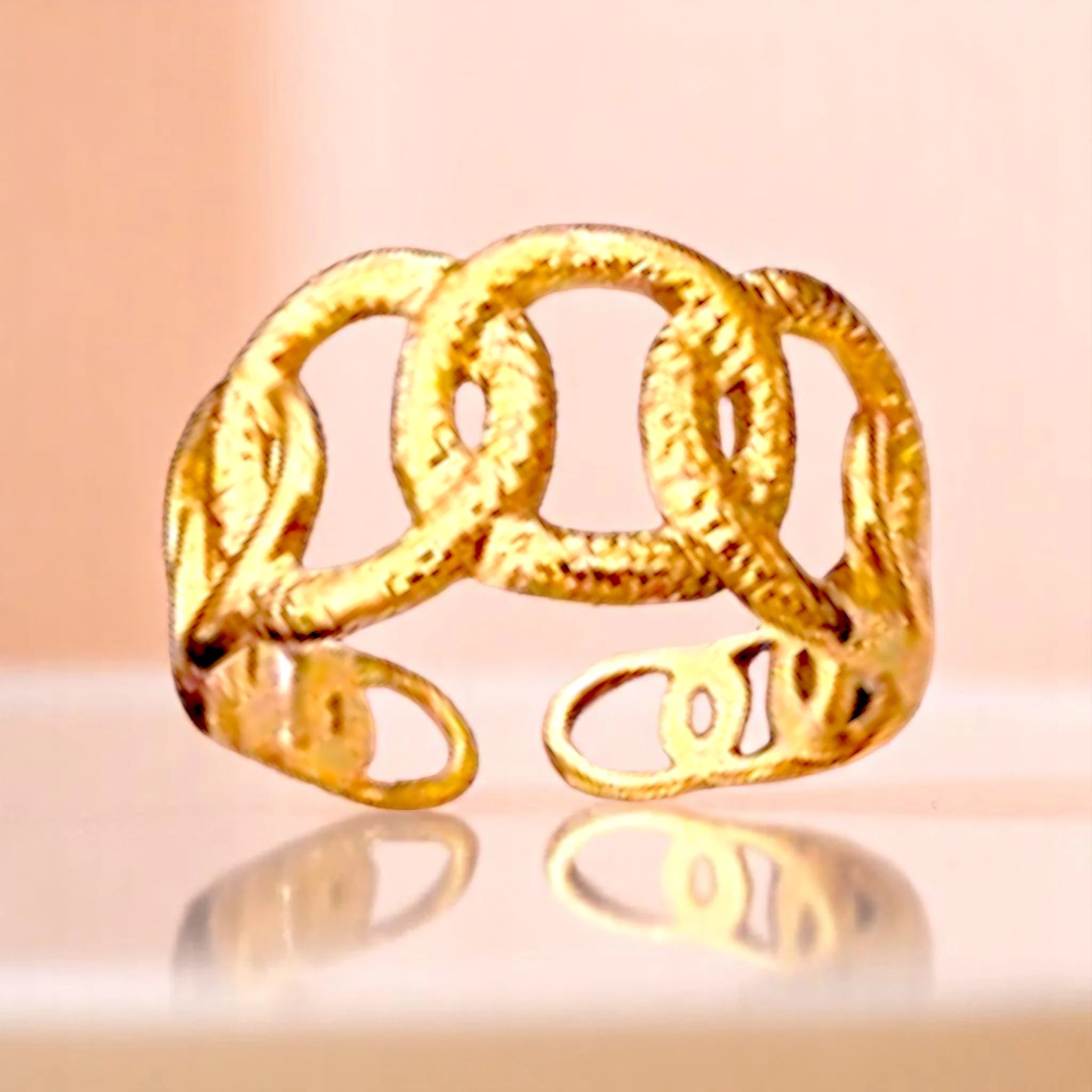 Criss Cross Circles Ring