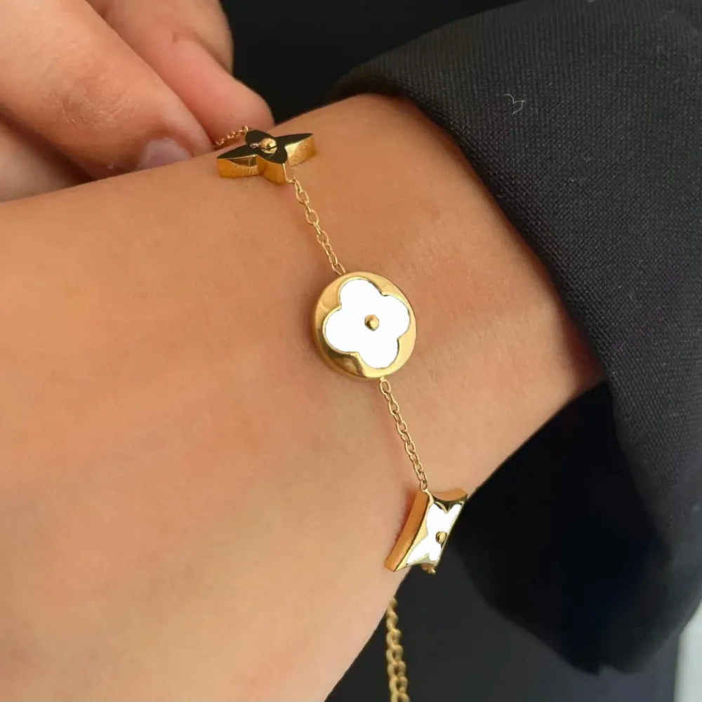 Geometric White Gold Bracelet_2.webp