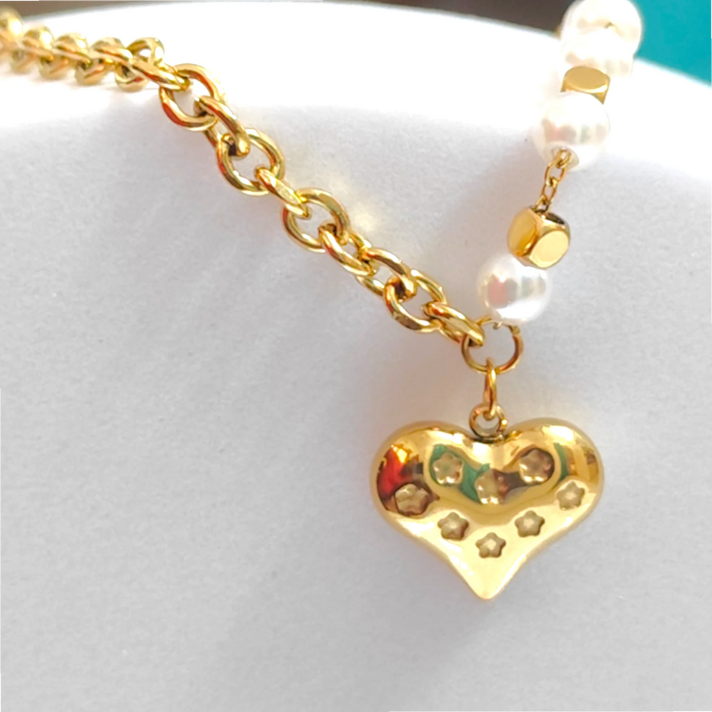 Bracelet zoom-in shot displayed on a light-toned background.