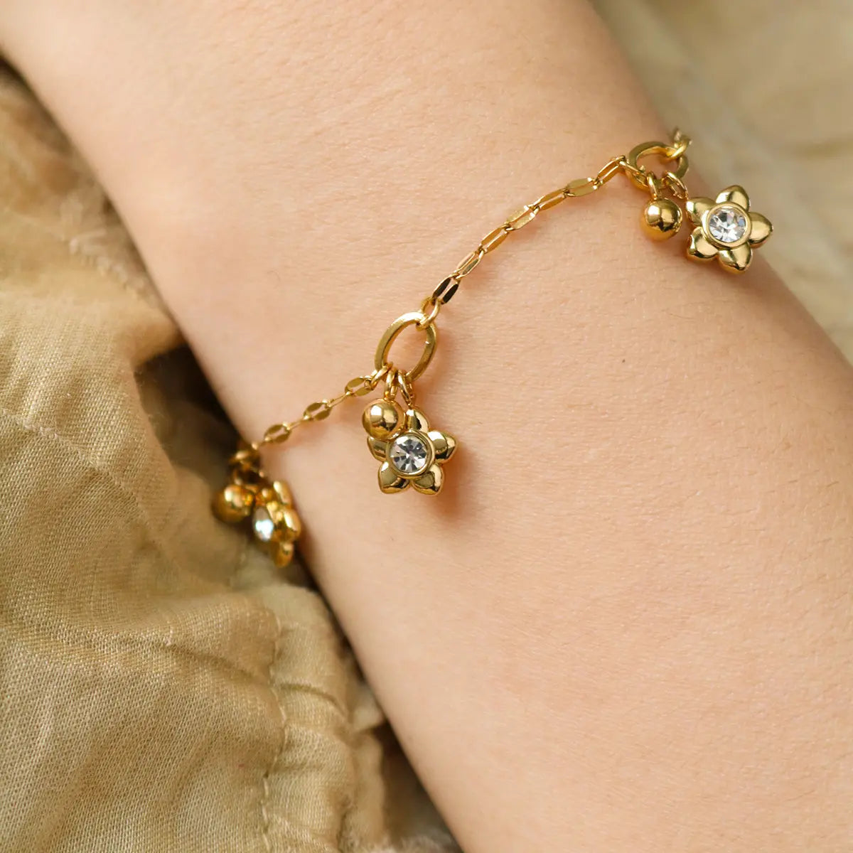 Gold Star Charm Loose Bracelet with Crystals