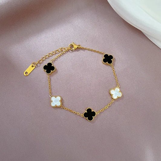 Black and White Clover Loose Bracelet