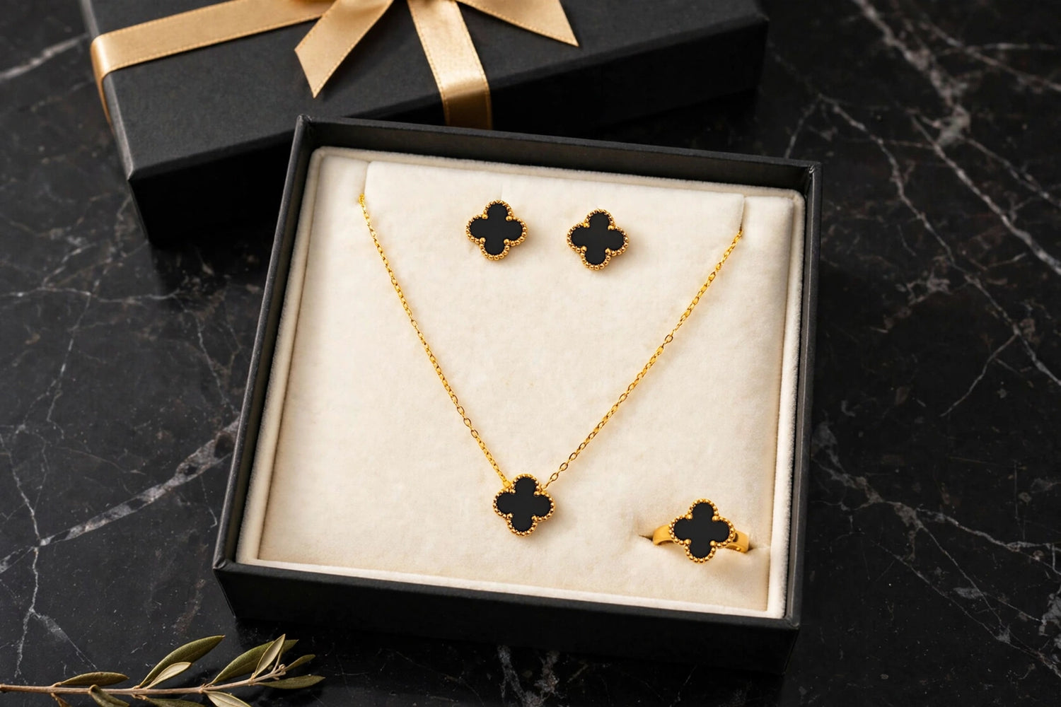 Timeless Allure | Black Clover Jewelry Set