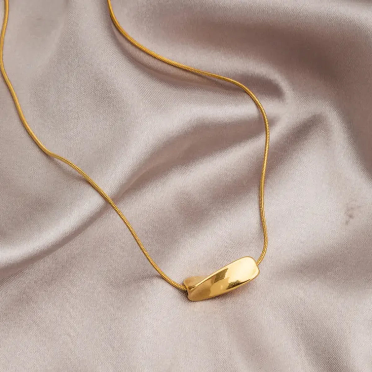 Twisted Bar Pendant Necklace