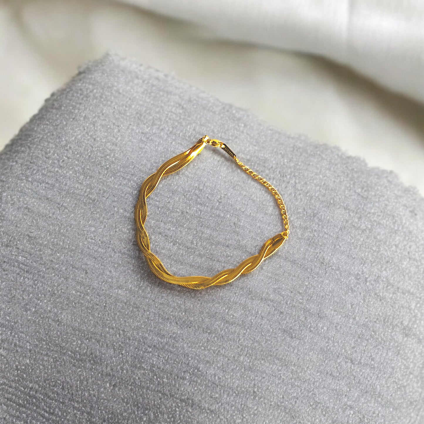 Twisted Gold Chain Loose Bracelet