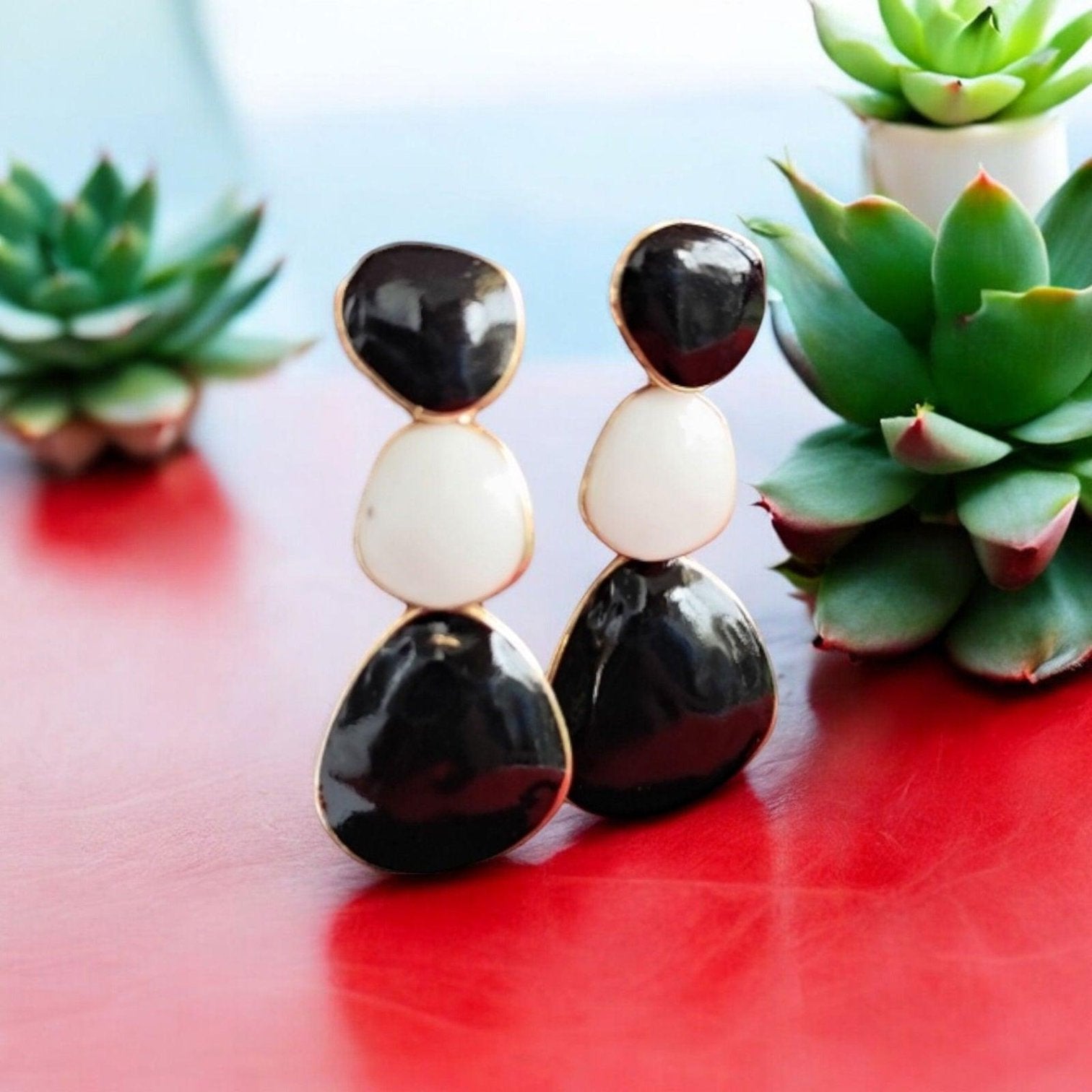 Black and White Enamel Dangle Earrings - JESPARA