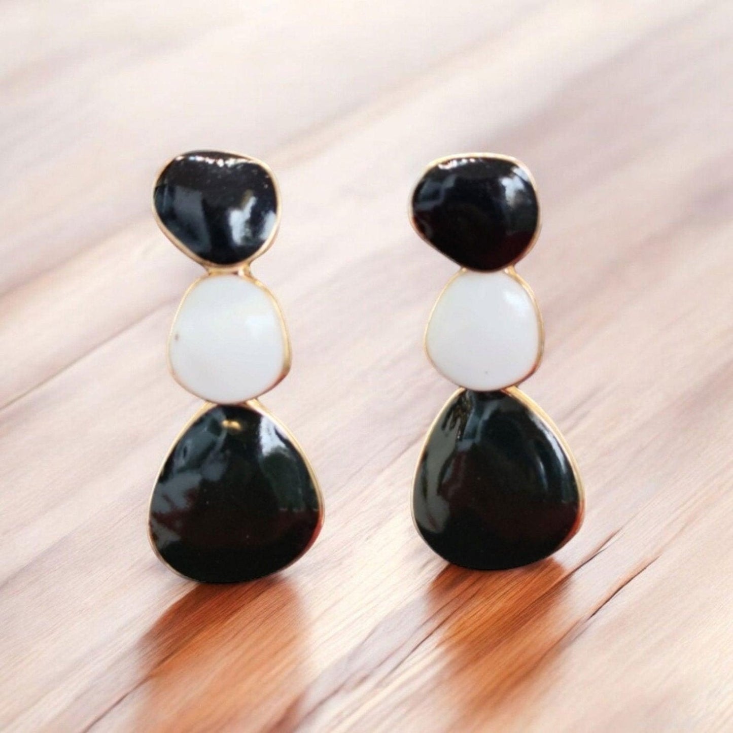 Black and White Enamel Dangle Earrings - JESPARA