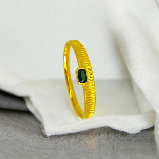 Gold Bracelet with Green Gemstone - JESPARA