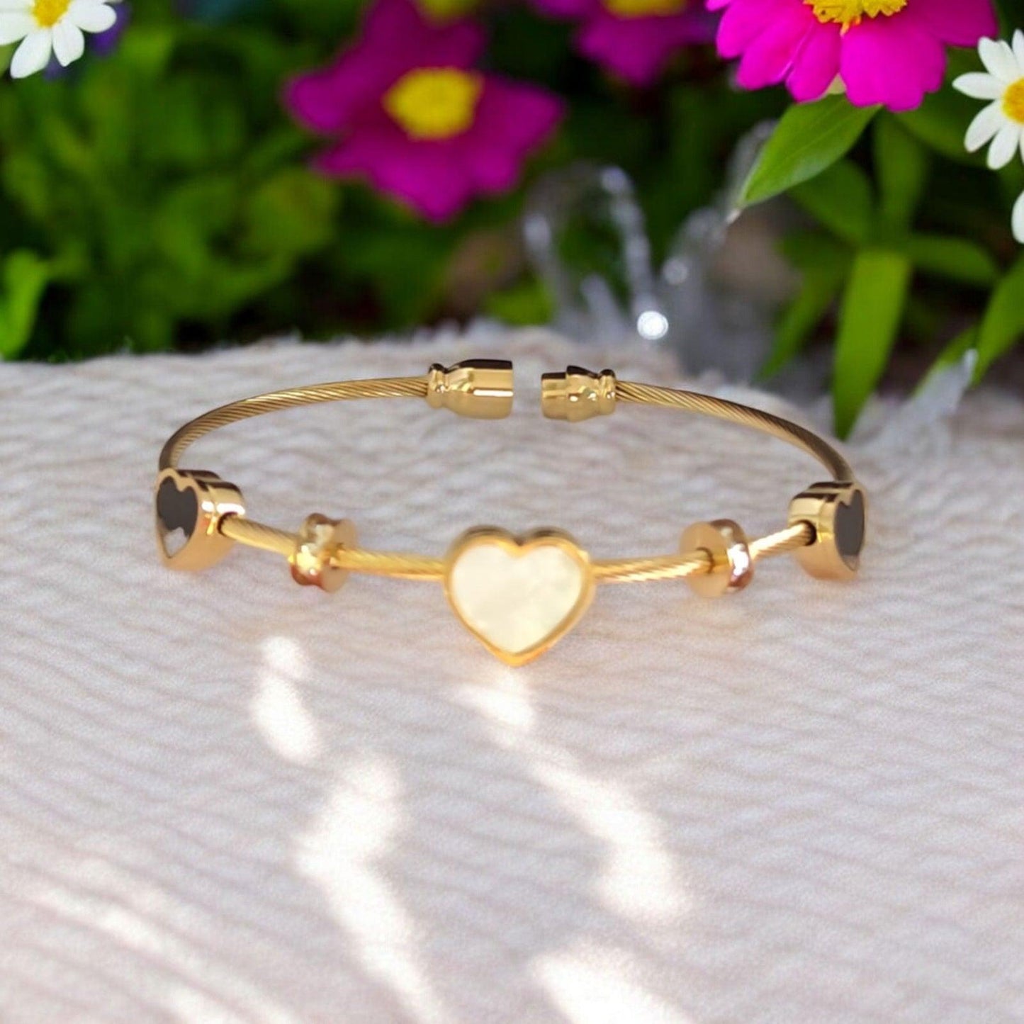 Gold Heart Bracelet with Crystals - JESPARA