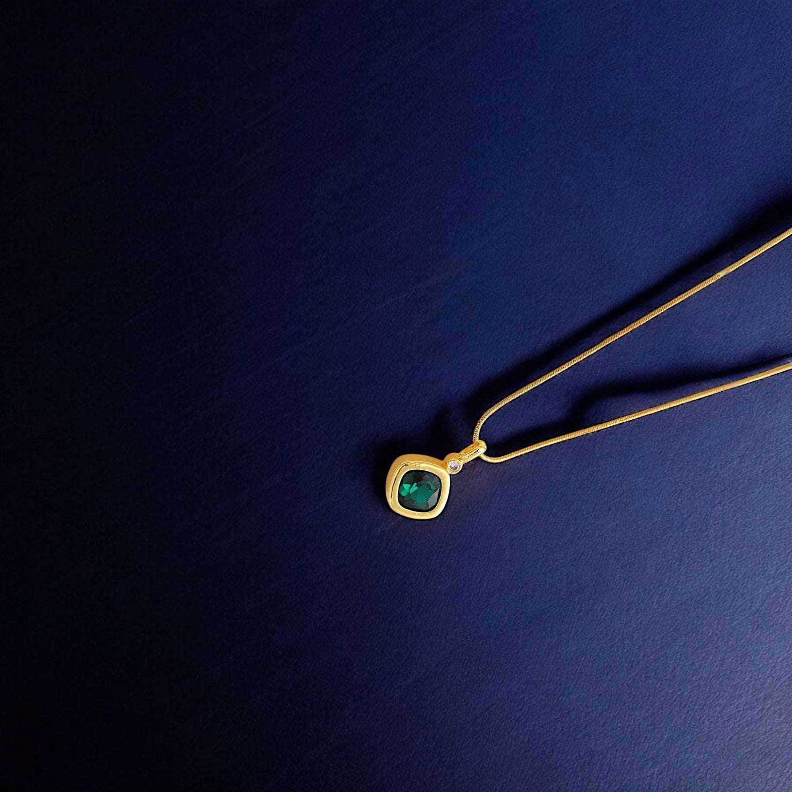 Gold Necklace with Blue Gemstone Pendant - JESPARA