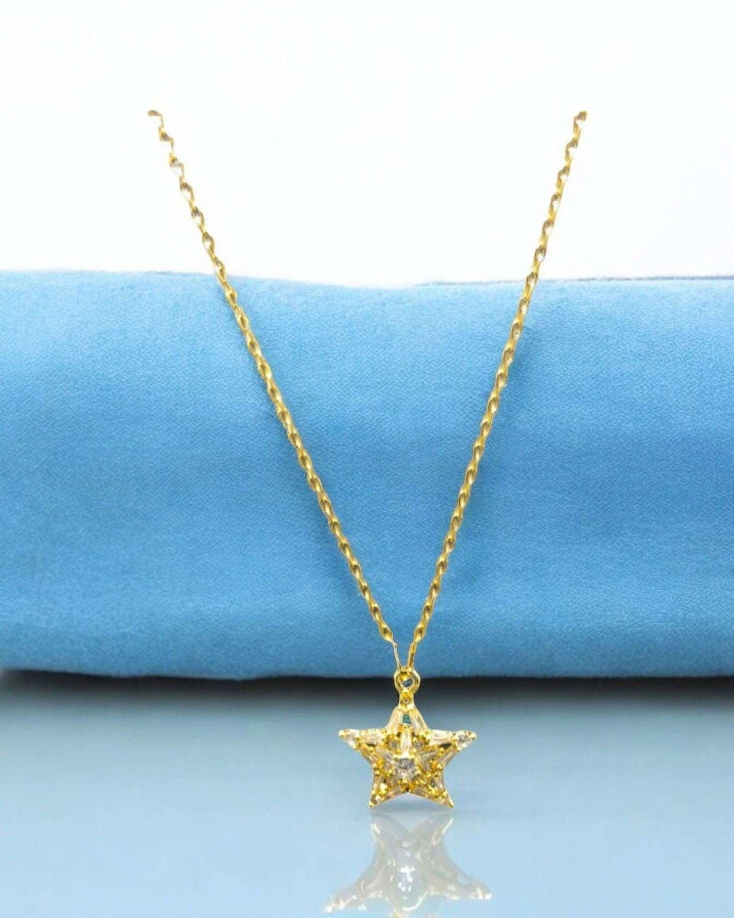 Gold Star Pendant Necklace with Crystals - JESPARA