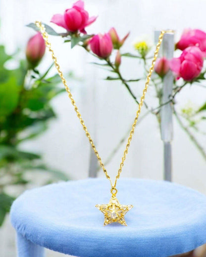 Gold Star Pendant Necklace with Crystals - JESPARA