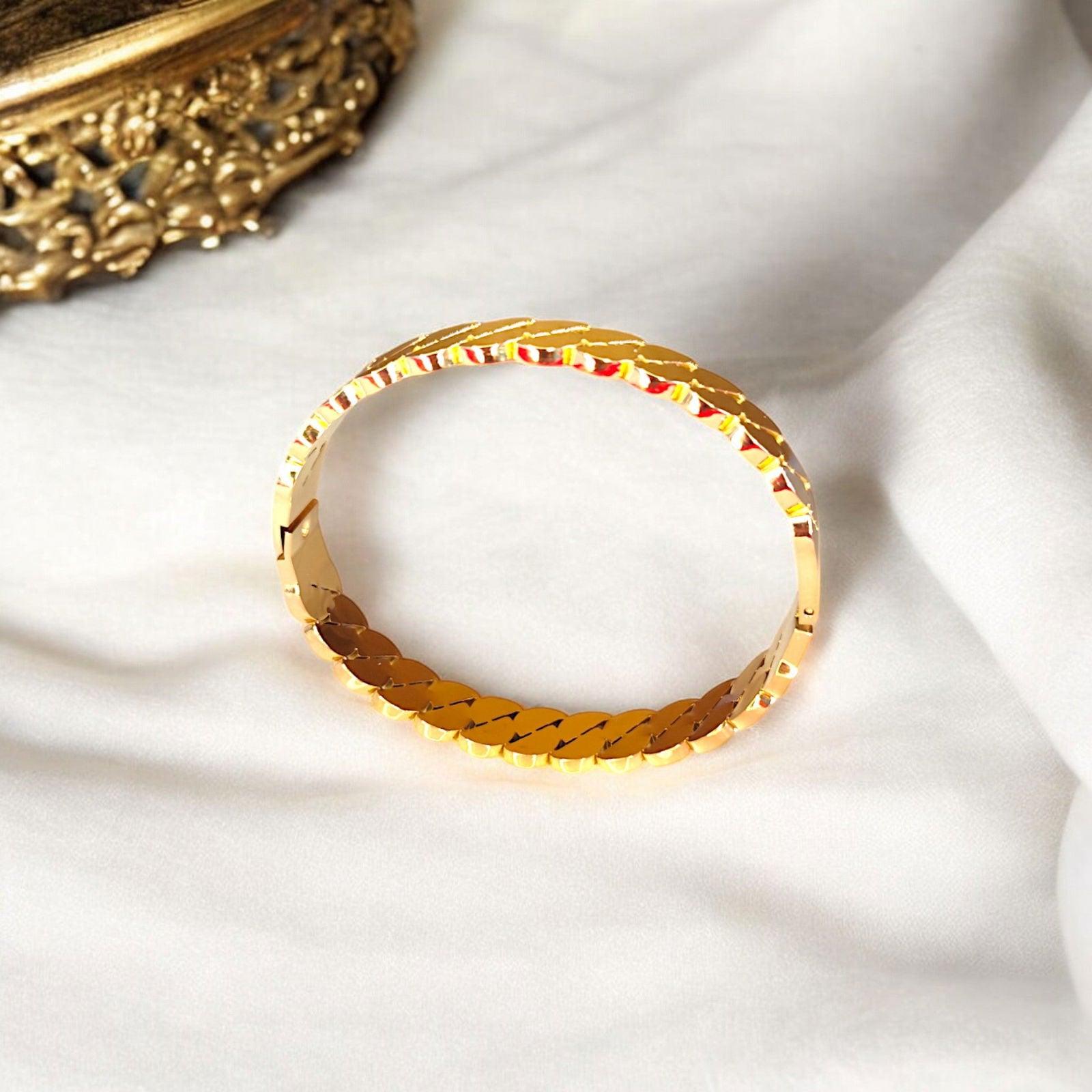 Half Circle String Pattern Gold Bracelet - JESPARA