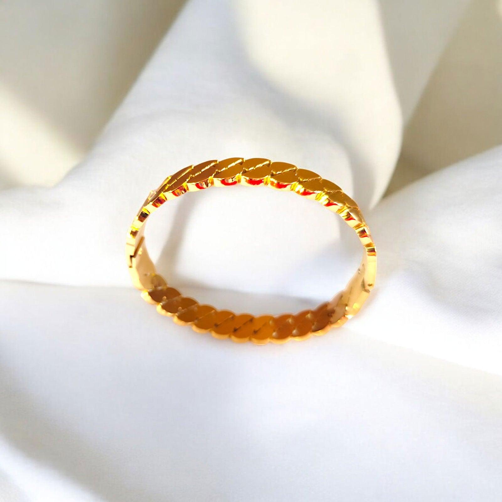 Half Circle String Pattern Gold Bracelet - JESPARA