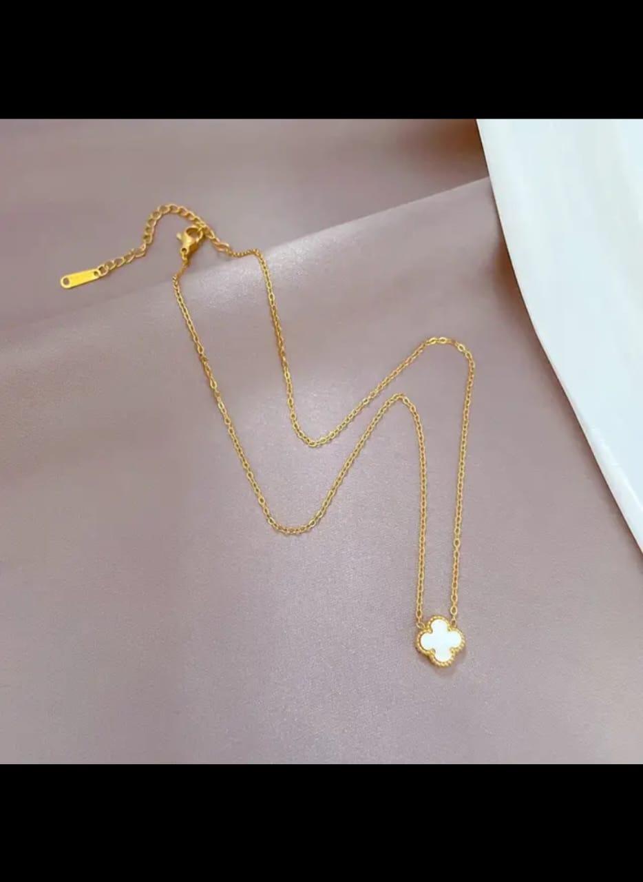 White Clover Jewelry Set