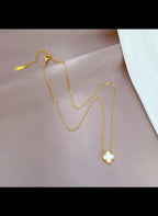 White Clover Jewelry Set