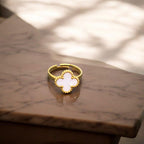 White Clover Jewelry Set