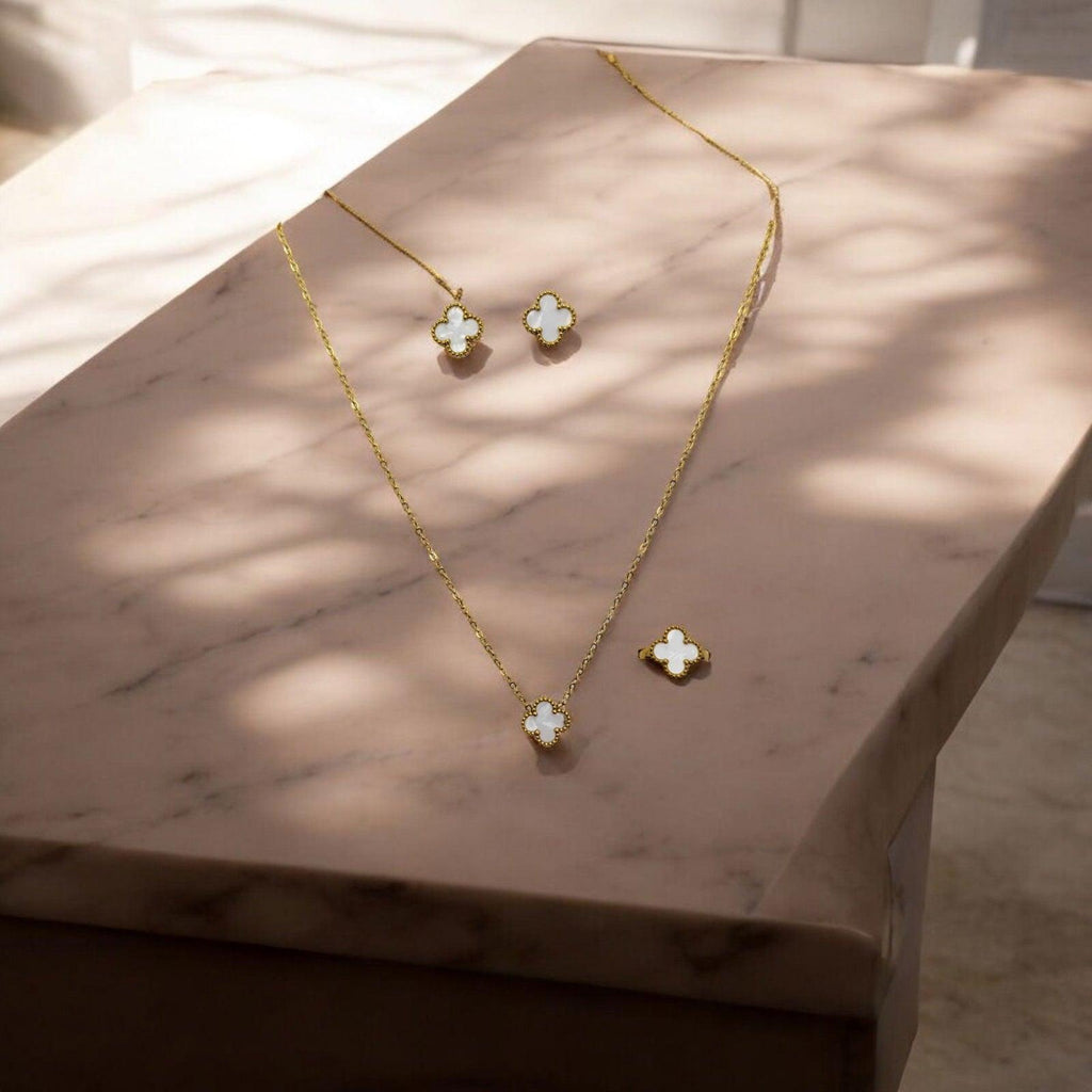 White Clover Jewelry Set