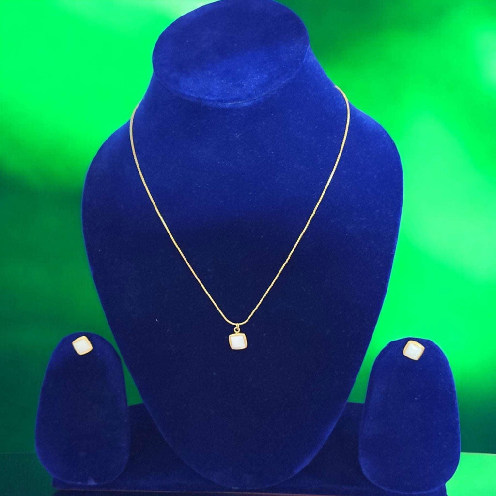 White Pearl Jewelry Set